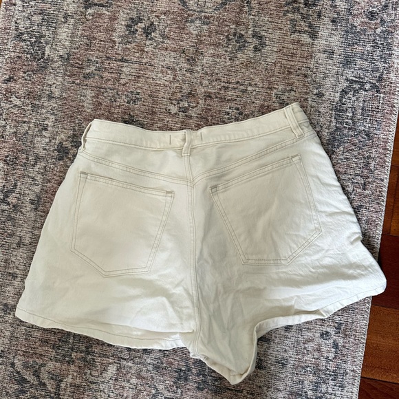 Curve Love 90s Relaxed Cut Off Short - Picture 2 of 4